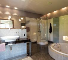Ekskluzywna łazienka z jacuzzi – jak urządzić elegancką i estetyczną łazienkę?